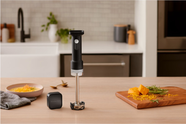 Bezprzewodowy blender ręczny KitchenAid Seria Go 5KHBRV71BM